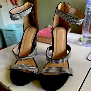 Summer shoe with sparkles